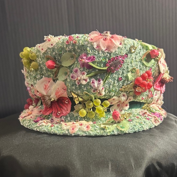 Leslie James Accessories - Vintage Leslie James Hat